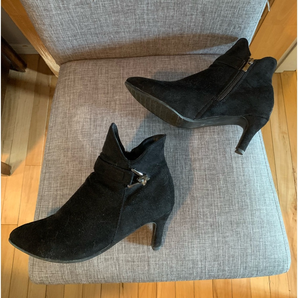 Elegant Black Ankle Boots